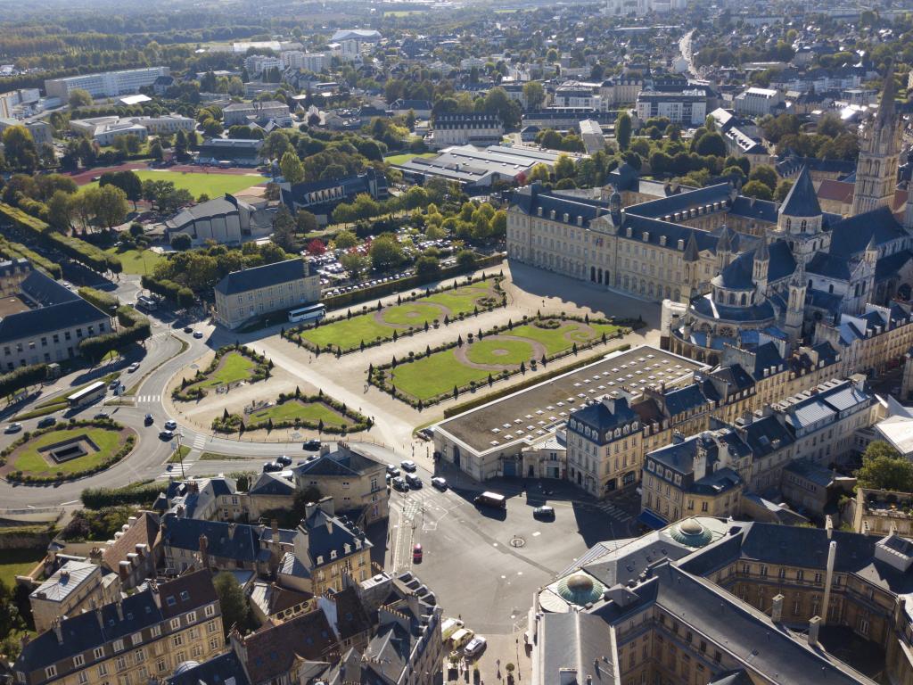 Hôtel de Ville de Caen d'après Martin de l Isle