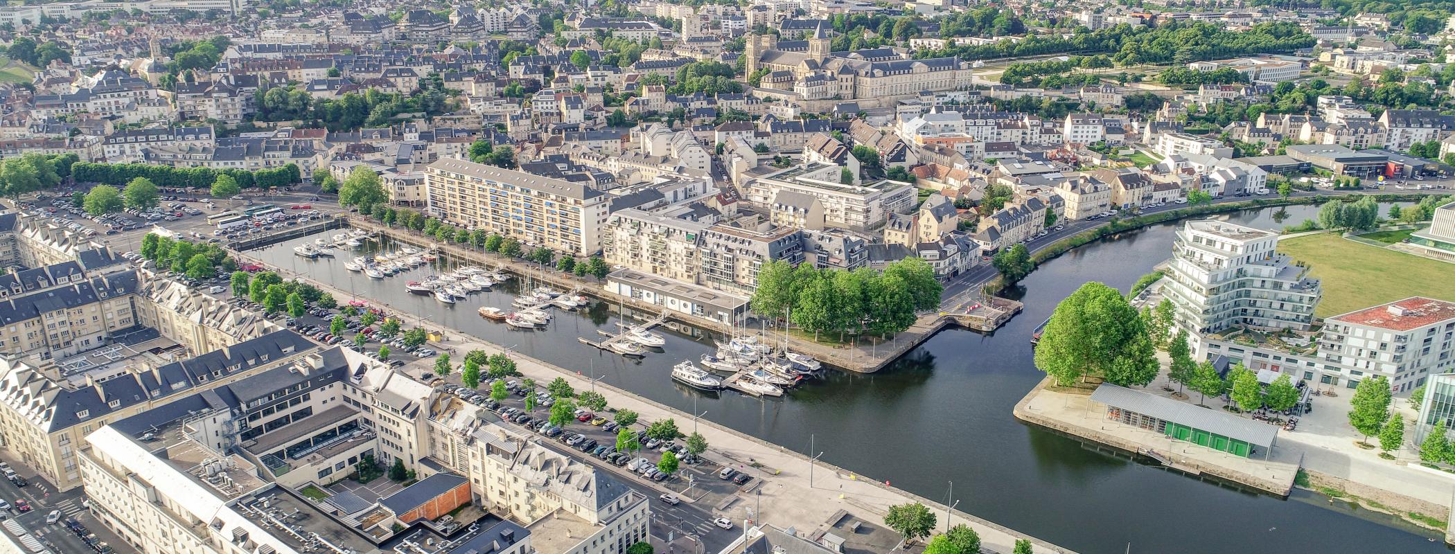 Vue aérienne Presqu'ile port et canal