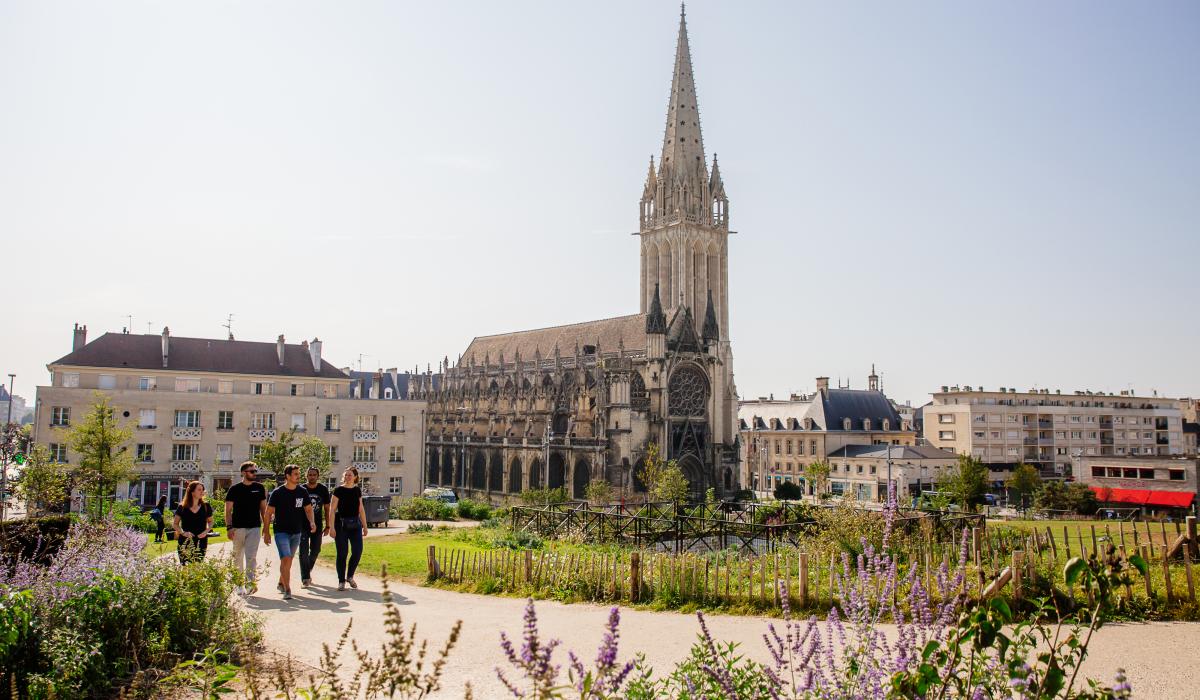 Photo de l'Église Saint Pierre par Les Conteurs/Caen la mer Tourisme