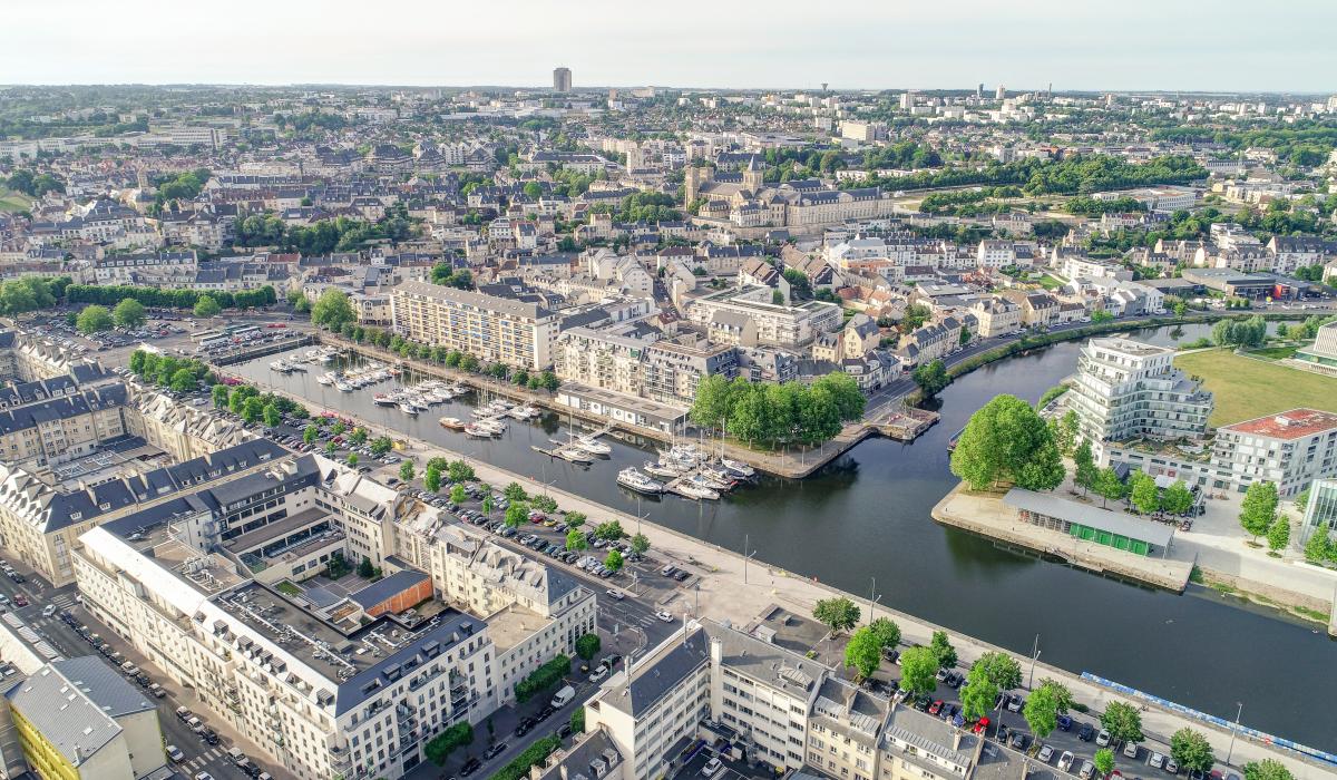 Vue aérienne Presqu'ile port et canal